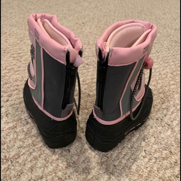 Like New Buster Brown Chill Chasers Girls’ Boots - Picture 2 of 4